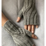 Smith´s Fingerless Gloves Free Knitting Pattern