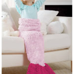 Finger-Knit Mermaid Tail Blanket Free Knitting Pattern